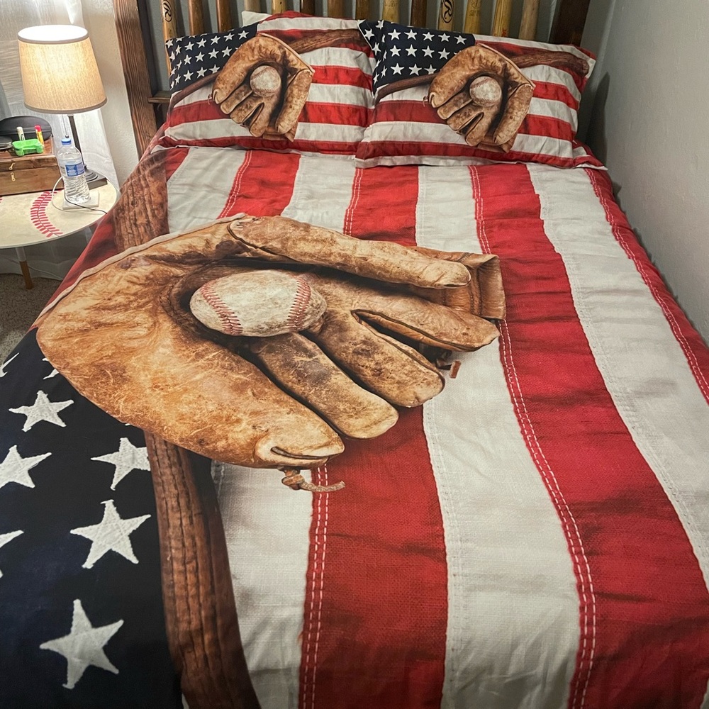 Baseball duvet cover and 2 pillow shams.